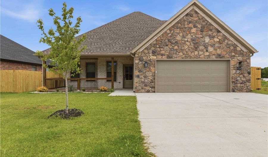 6704 Orange Ave, Bentonville, AR 72713 - 3 Beds, 3 Bath