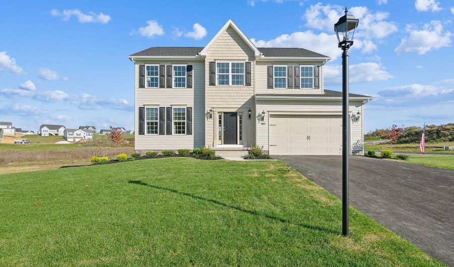 23 LILLICH Dr 2, Abbottstown, PA 17301 - 4 Beds, 3 Bath
