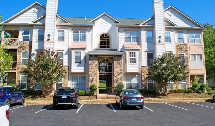 5947 FOUNDERS HILL Dr 103, Alexandria, VA 22310 - 2 Beds, 2 Bath