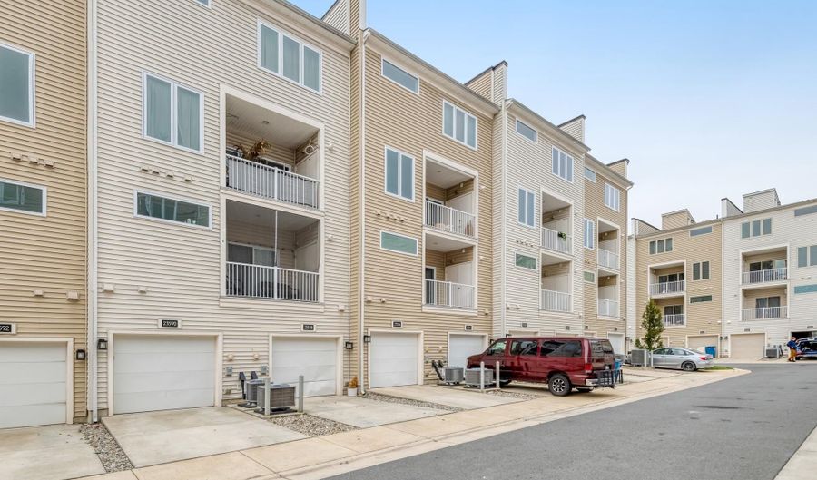 23586 WATERFORD DOWNS Ter, Ashburn, VA 20148 - 3 Beds, 3 Bath