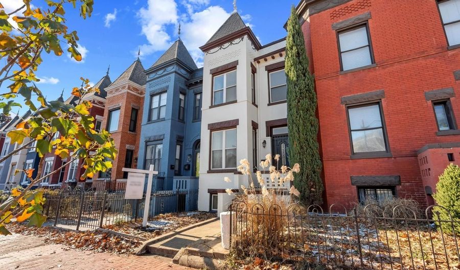 1018 11th St NE, Washington, DC 20002 - 4 Beds, 3 Bath