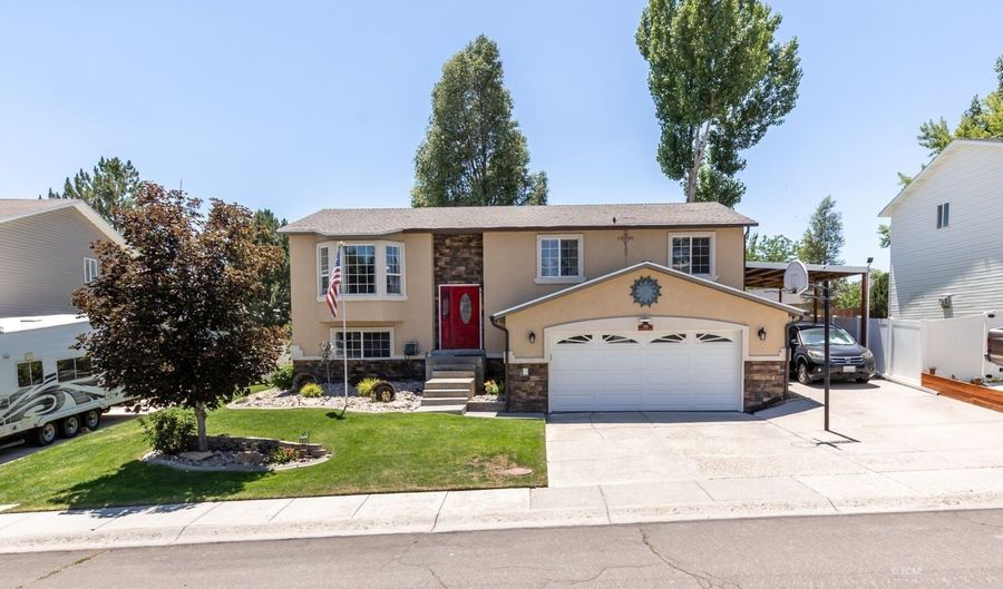 209 Rolling Hills Dr, Elko, NV 89801 - 4 Beds, 3 Bath