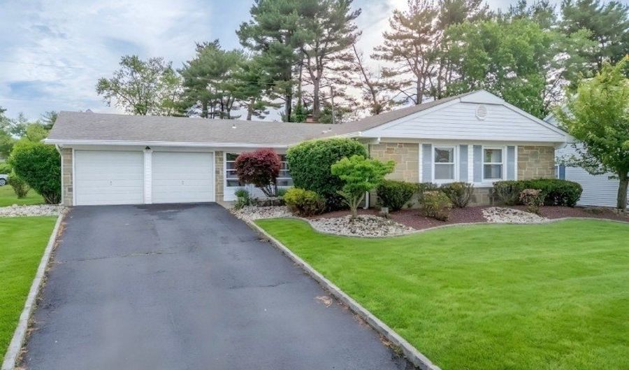 117 Idolstone Ln, Aberdeen Twp., NJ 07747 - 3 Beds, 2 Bath