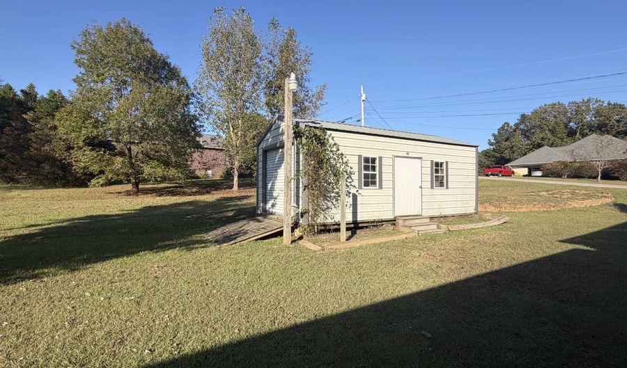 917 Mallard Lk, Baldwyn, MS 38824 - 3 Beds, 2 Bath