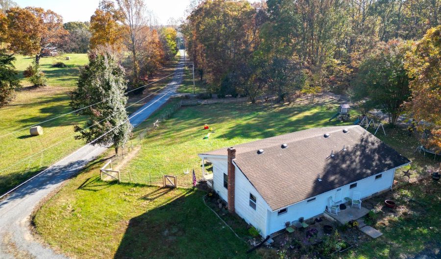 13202 PERRY'S MOUNTAIN Ln, Amissville, VA 20106 - 3 Beds, 1 Bath
