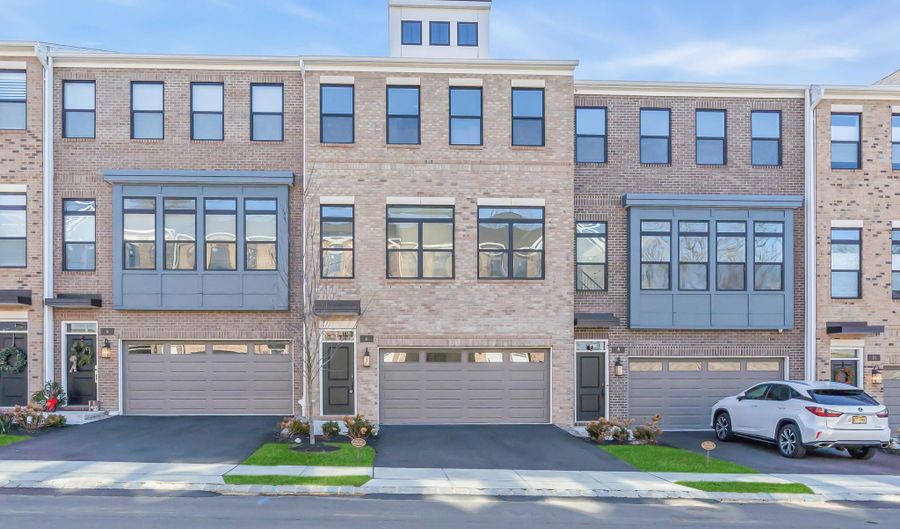 6 Augustus Dr, Middletown, NJ 07748 - 4 Beds, 4 Bath
