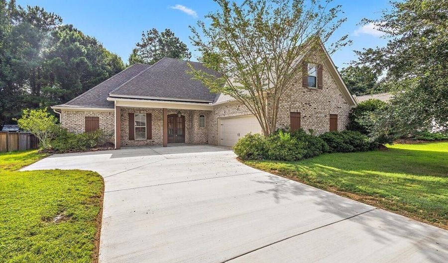 131 Caledonian Blvd, Brandon, MS 39047 - 5 Beds, 3 Bath