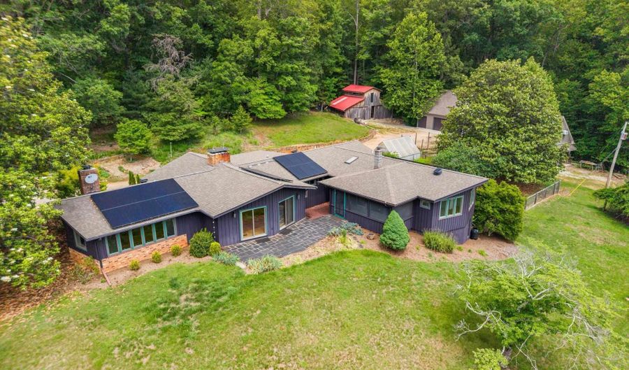 2288 LEXINGTON Tpke, Amherst, VA 24521 - 3 Beds, 5 Bath