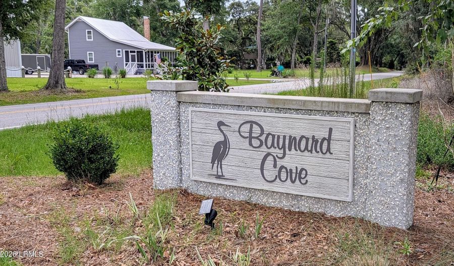 158 Baynard Rd, Beaufort, SC 29906 - 3 Beds, 2 Bath