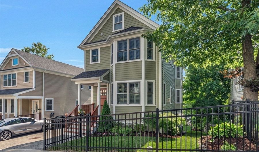 27 Beryl St, Boston, MA 02131 - 3 Beds, 3 Bath