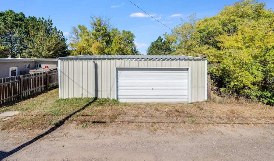 503 E 2ND St, Cheyenne, WY 82007 - 6 Beds, 3 Bath