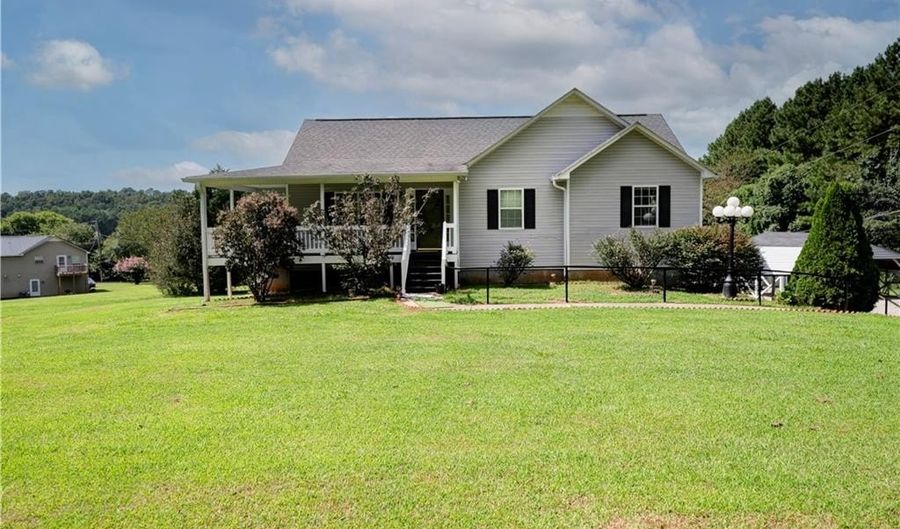 946 Gardner Springs Rd SE, Adairsville, GA 30103 - 4 Beds, 3 Bath
