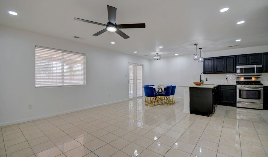 3401 Yellow Pine Ln SW, Albuquerque, NM 87121 - 3 Beds, 3 Bath