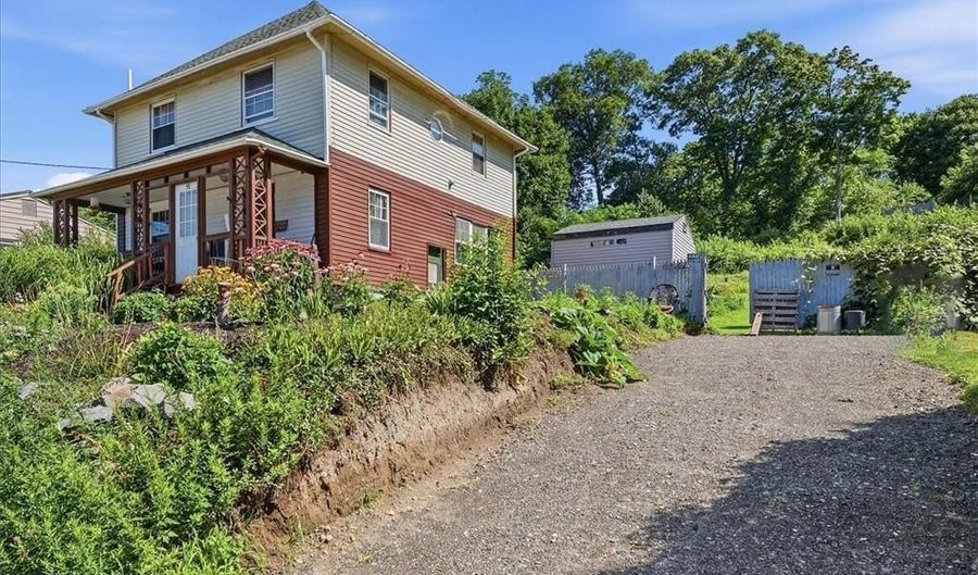 91 Roger Williams Ave, East Providence, RI 02916 - 3 Beds, 1 Bath