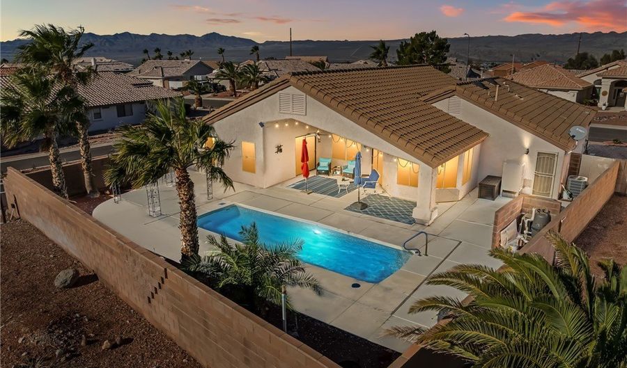 2264 Mountainside Dr, Bullhead City, AZ 86442 - 3 Beds, 2 Bath