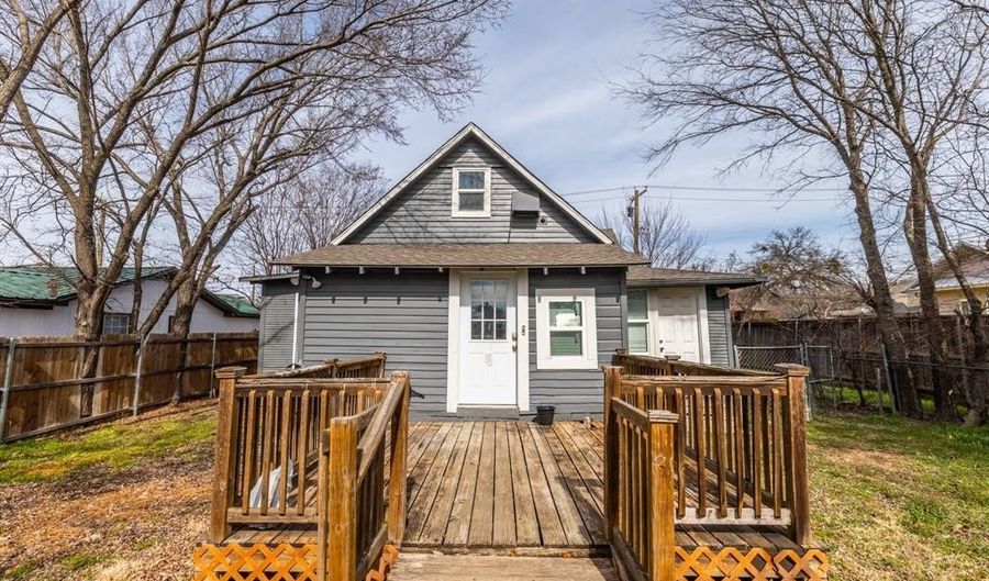 203 W Purdom Ave, Alvarado, TX 76009 - 3 Beds, 2 Bath