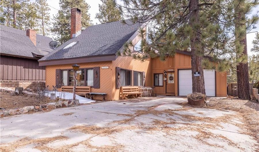 39945 Trail Of The Whispering Pines Rd, Big Bear Lake, CA 92315 - 2 Beds, 2 Bath