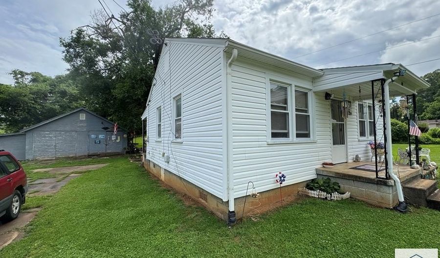 74 Frye St, Bassett, VA 24055 - 2 Beds, 1 Bath