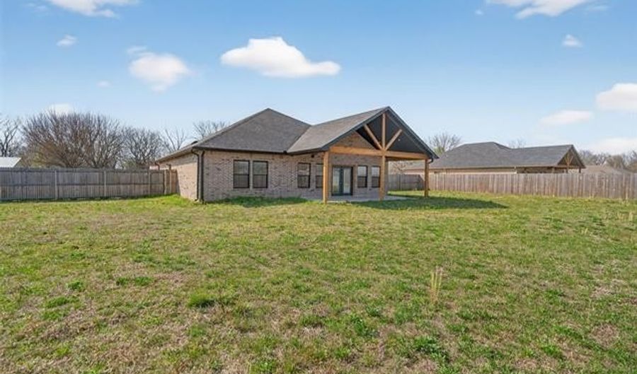 207 Lindsey Ave, Adair, OK 74330 - 3 Beds, 2 Bath