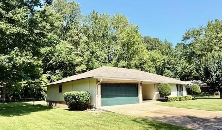 1 Westmont Cir, Arkadelphia, AR 71923 - 3 Beds, 2 Bath