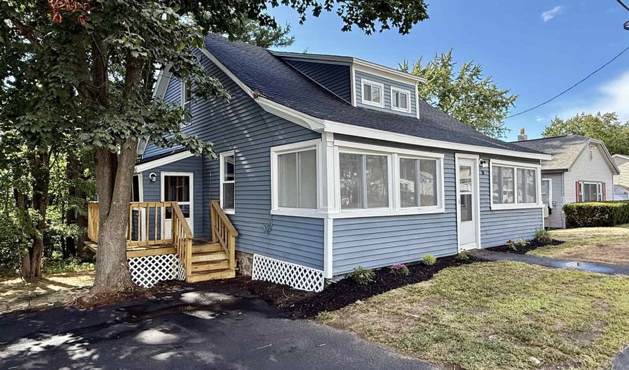 29 Fordway St, Derry, NH 03038 - 4 Beds, 2 Bath