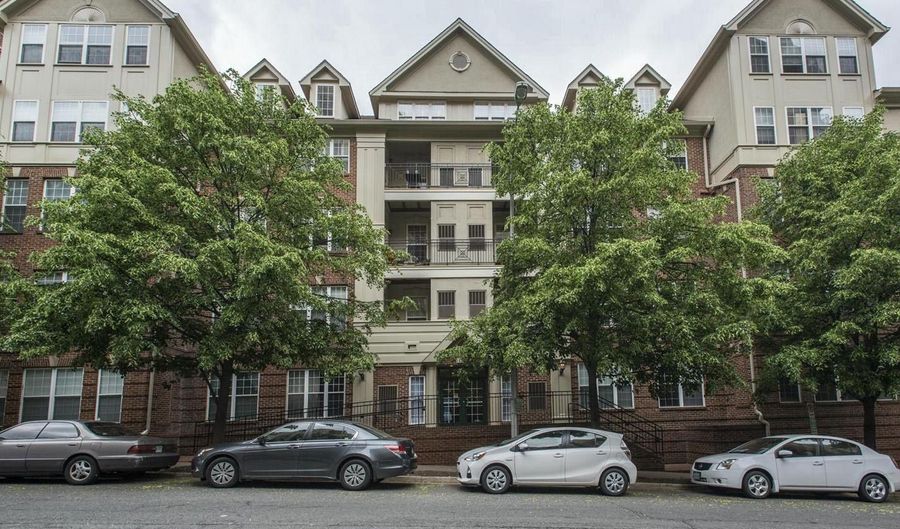1320 N WAYNE St N 307, Arlington, VA 22201 - 2 Beds, 2 Bath