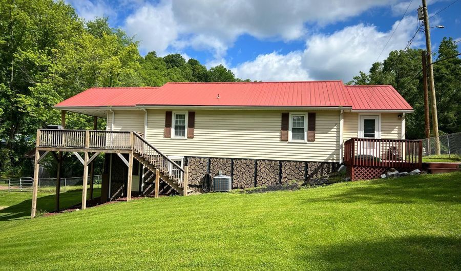 326 Park Ave, Appalachia, VA 24216 - 4 Beds, 1 Bath