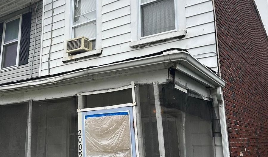 2005 FAIRLAWN Ave SE, Washington, DC 20020 - 2 Beds, 1 Bath