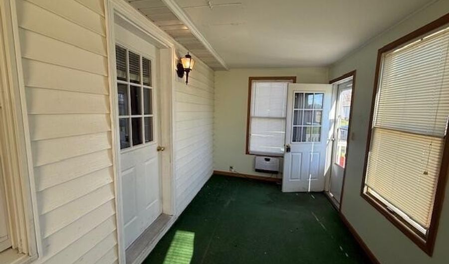 212 N Simon St, Ada, OH 45810 - 3 Beds, 2 Bath