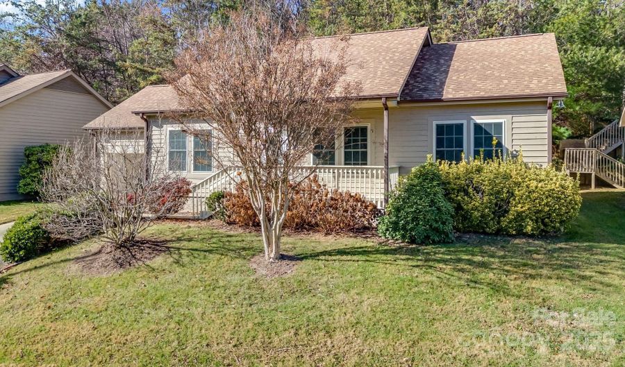 1 Hedgerose Ct B, Asheville, NC 28805 - 3 Beds, 2 Bath