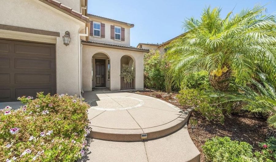 10511 Monterey Ridge Dr, San Diego, CA 92127 - 4 Beds, 3 Bath