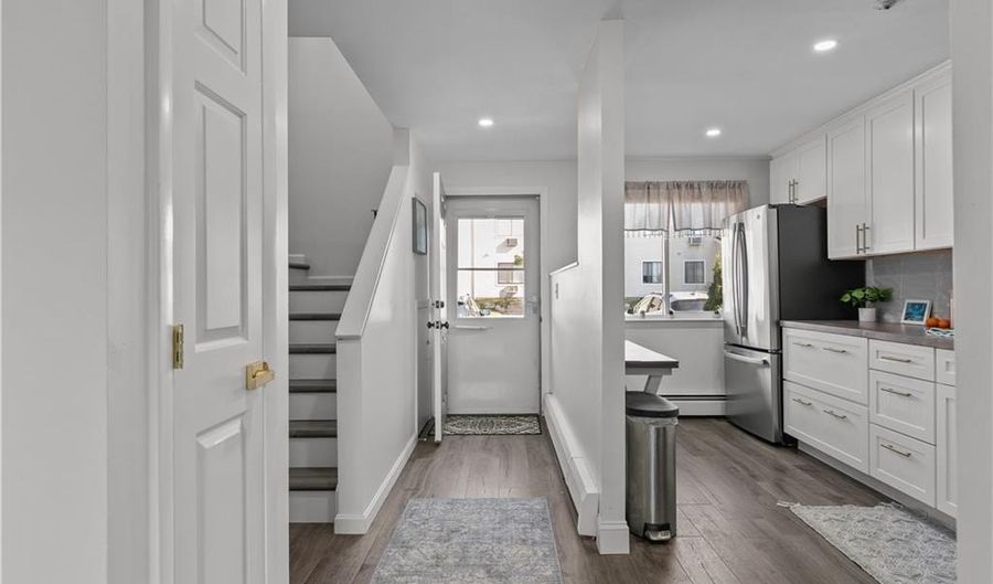 66 Girard Ave 324, Newport, RI 02840 - 2 Beds, 2 Bath