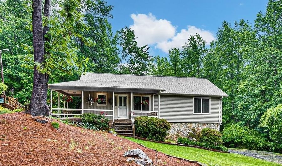 980 Redwood Dr, Asheboro, NC 27205 - 3 Beds, 2 Bath