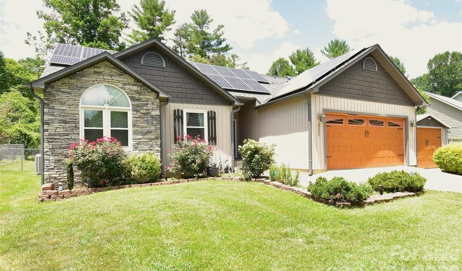 302 Watson Rd, Arden, NC 28704 - 3 Beds, 2 Bath