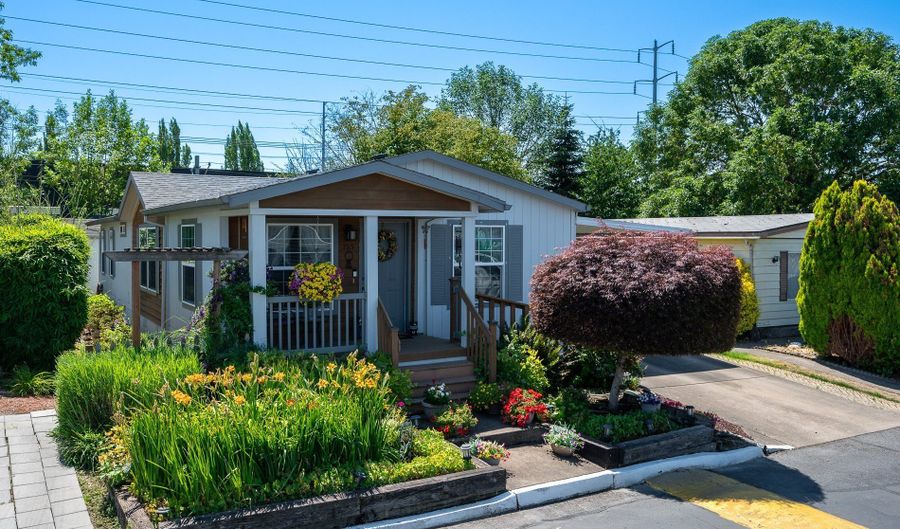 765 SW LIBERTY BELL Dr 209, Beaverton, OR 97006 - 3 Beds, 2 Bath
