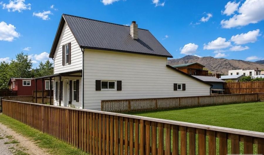 120 N 5th Ave, Challis, ID 83226 - 3 Beds, 2 Bath