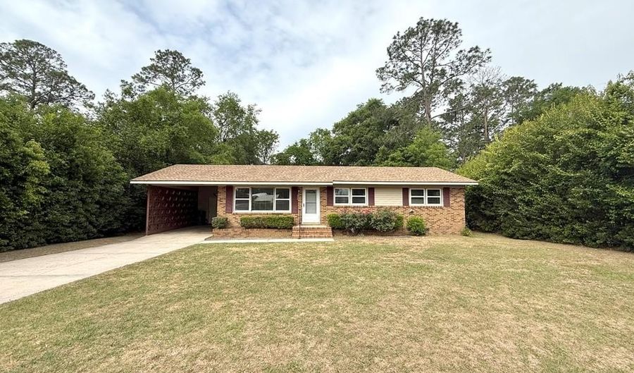 220 High St, Adel, GA 31620 - 3 Beds, 1 Bath
