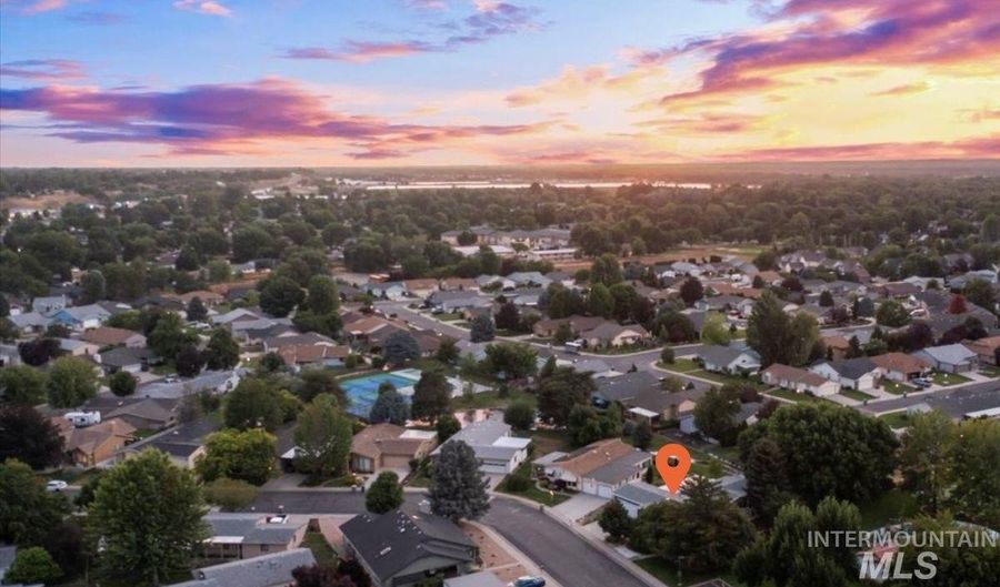8306 W Wilowpark Dr, Boise, ID 83714 - 3 Beds, 2 Bath