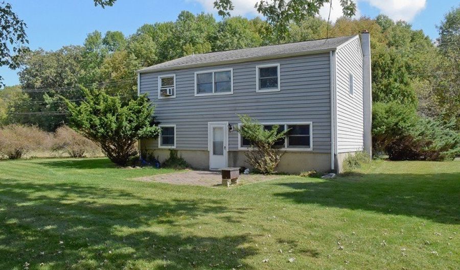 827 Limecrest Rd, Andover, NJ 07860 - 4 Beds, 2 Bath