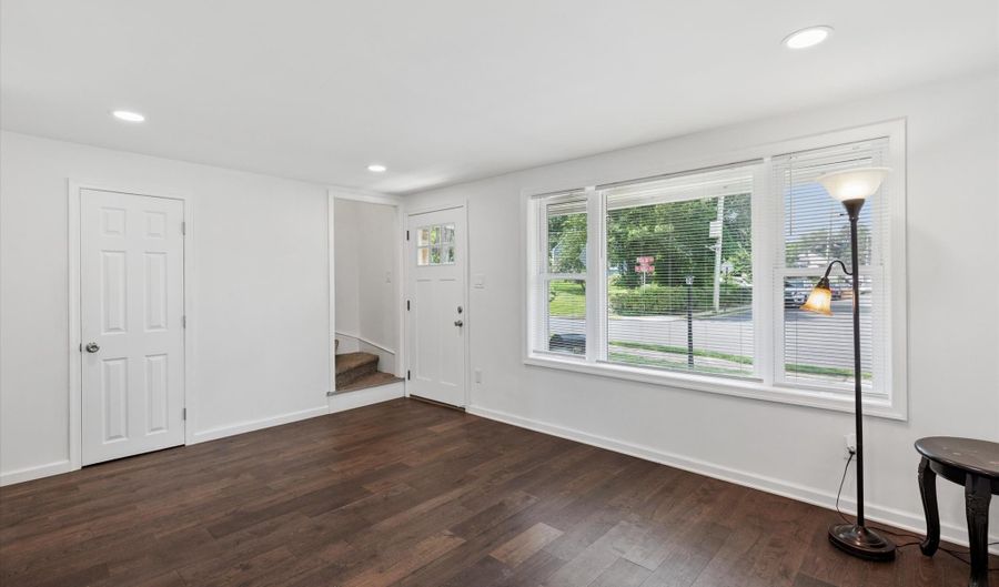 2301 PATTON Rd, Abington, PA 19001 - 4 Beds, 2 Bath
