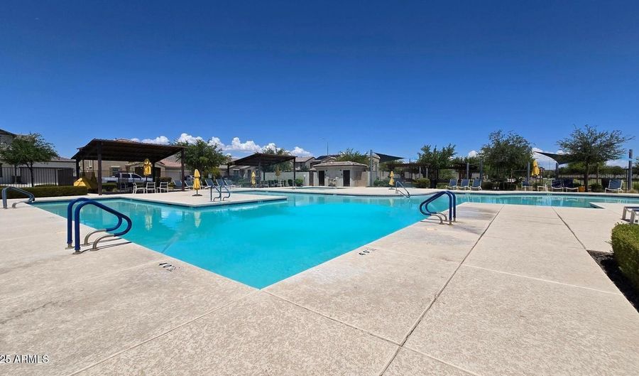 10994 W MCKINLEY St, Avondale, AZ 85323 - 3 Beds, 3 Bath