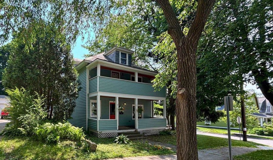 59 Catherine St, Burlington, VT 05401 - 5 Beds, 3 Bath