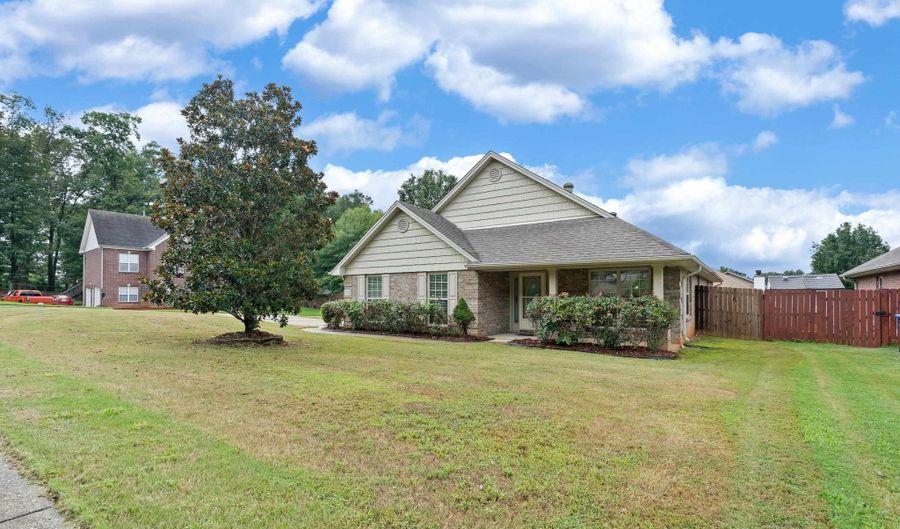 256 CEDAR Mdw, Alabaster, AL 35114 - 3 Beds, 2 Bath