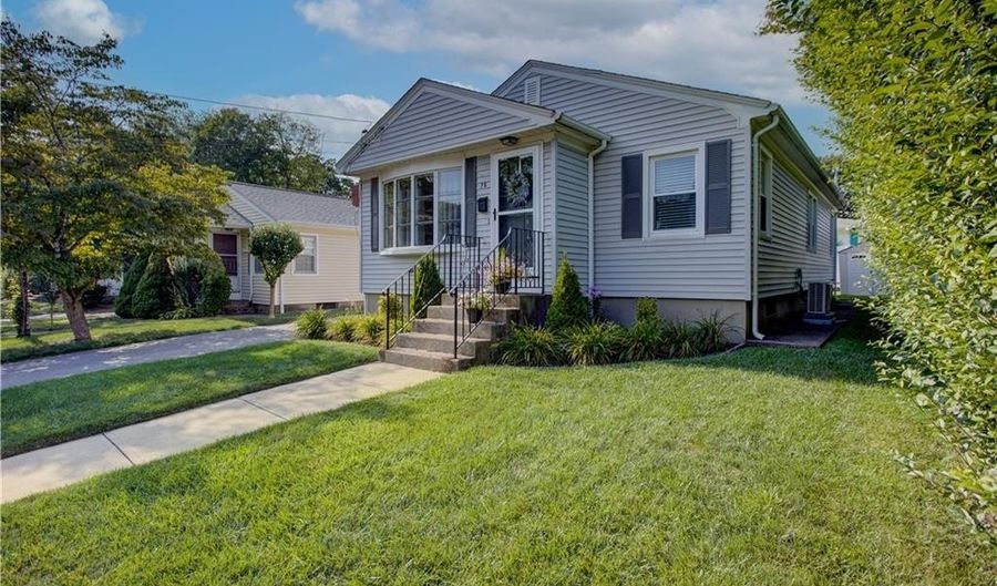 75 Sylvia Ave, North Providence, RI 02911 - 3 Beds, 1 Bath