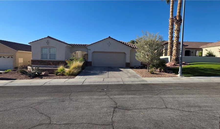2842 Freedom Hills Dr, Henderson, NV 89052 - 3 Beds, 3 Bath