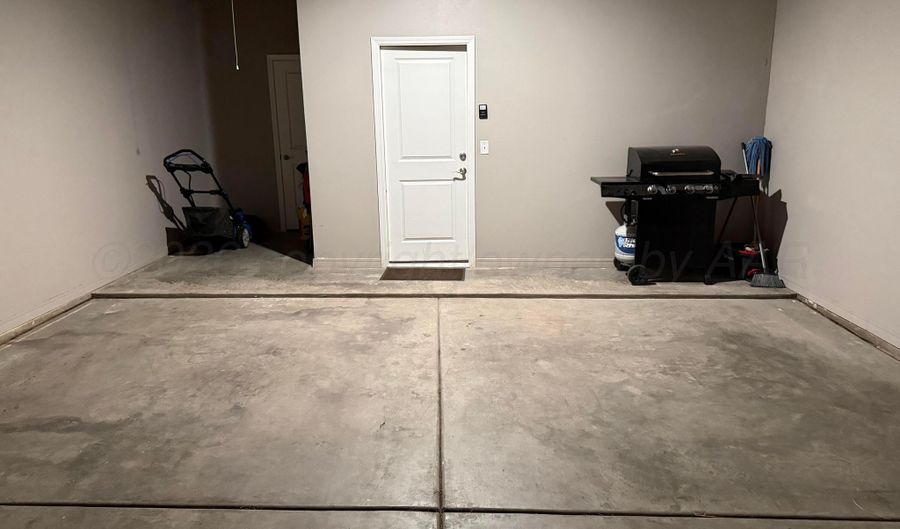 9109 HERITAGE HILLS Pkwy, Amarillo, TX 79119 - 4 Beds, 2 Bath