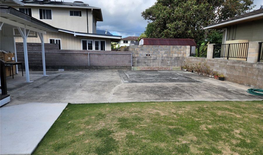 622 Hooulu St, Kailua, HI 96734 - 3 Beds, 2 Bath