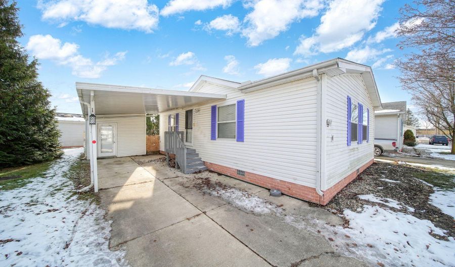 217 Red River Dr, Adrian, MI 49221 - 2 Beds, 1 Bath