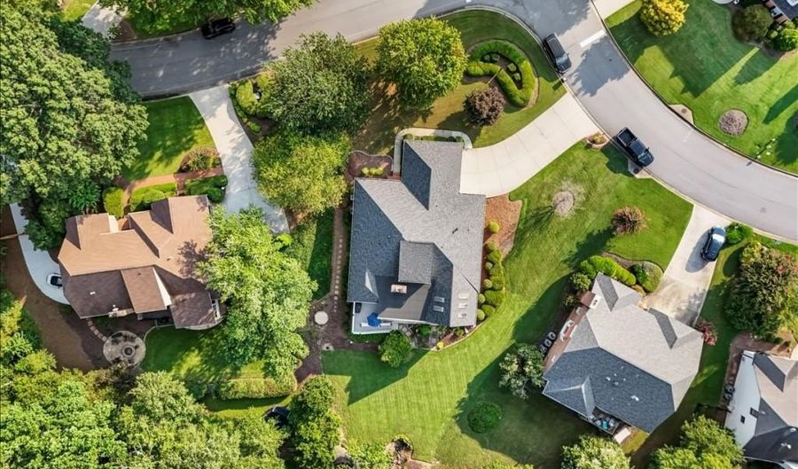 385 Carybell Ln, Alpharetta, GA 30004 - 3 Beds, 5 Bath