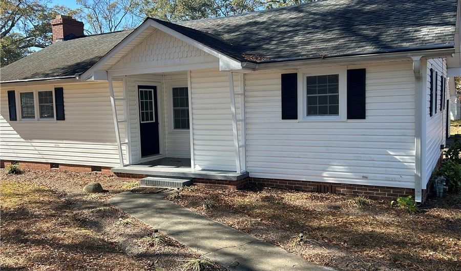 403 Oak Dr, Belton, SC 29627 - 3 Beds, 2 Bath